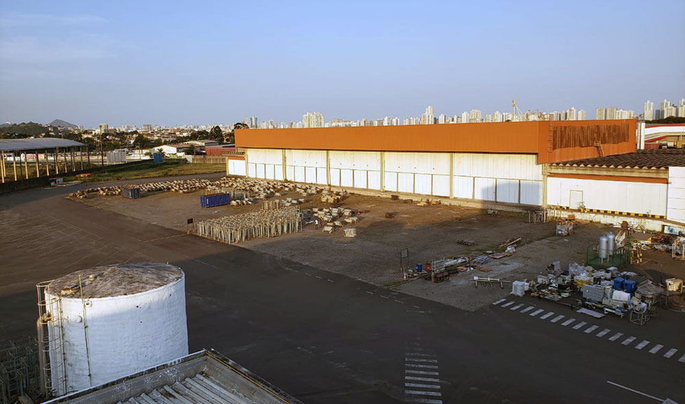 100222 site noticia locacao complexo