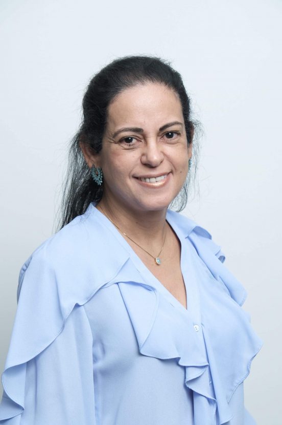 Tania-Constantino-552x830