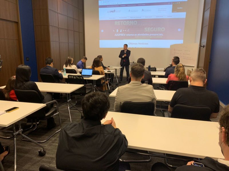 retorno presencial-800x600