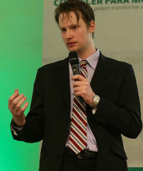 Bernardo Franke Dahinten