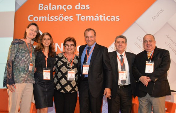 com assuntos institu